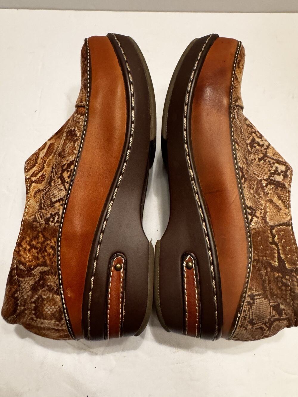 L’Artiste Spring Step Clogs Burbank Python Reptile Animal Artsy Print 36